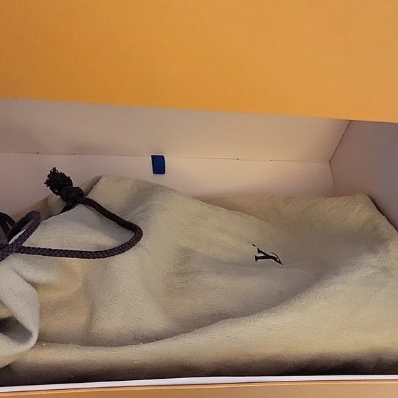 LOUIS VUITTON Alma monogram - Picture 16 of 16